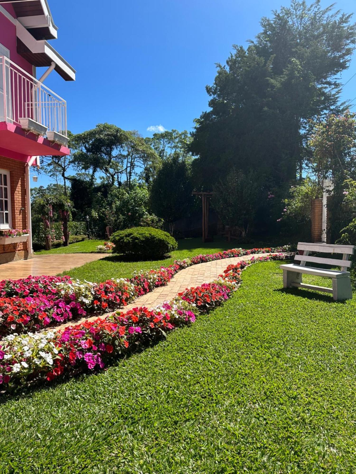 Estalagem Pink Village